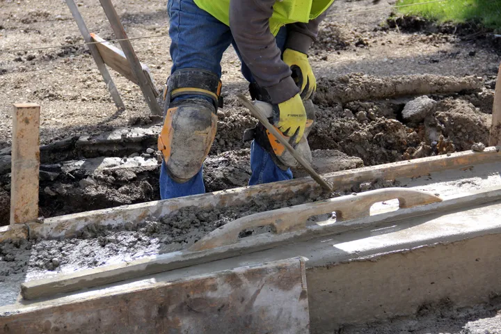 Concrete hand-finishing detail